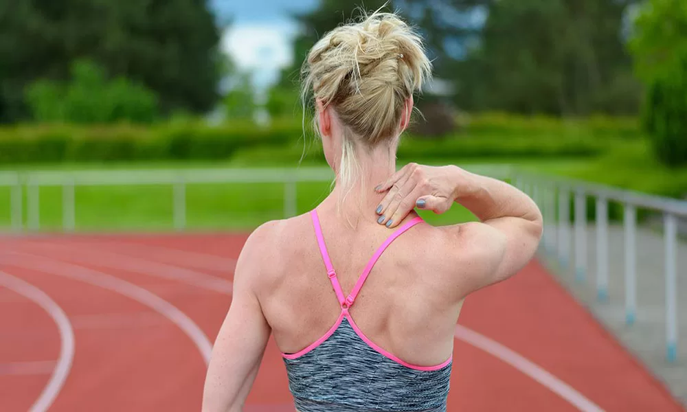 Diez formas de aliviar el dolor de hombros y cuello Imagen destacada