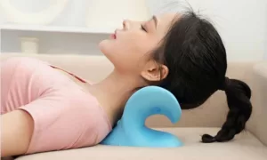 Relaxante de pescoço e ombros para alívio da dor na ATM Imagem em destaque